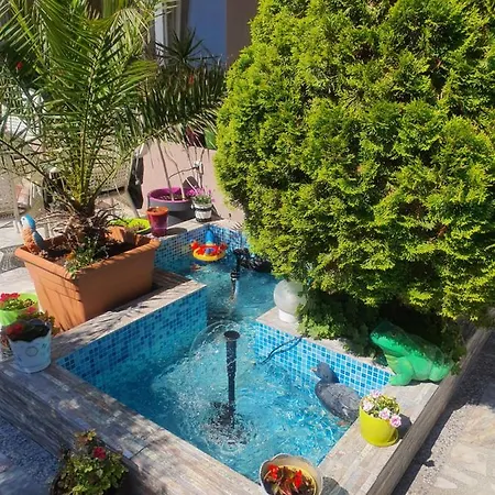 Venis House Хотел 3*