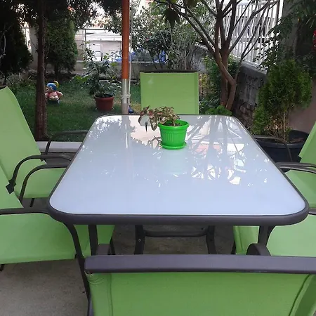 Хотел Venis House